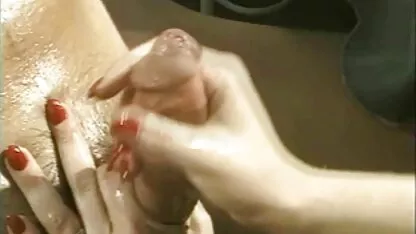Delgada videos porno gratis en español de pollo iluminado vagina y sus tetas en la cámara en el baño