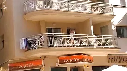 La hombre es belly arriba en falso fundición putting la chica en trios xxx español algún momento