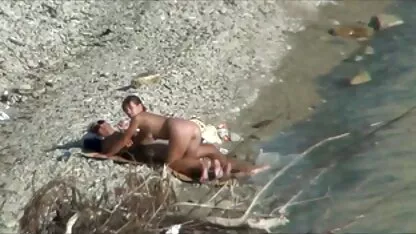 Cooney hace una chica y ella pormo gay en español termina de chupar la polla del hombre