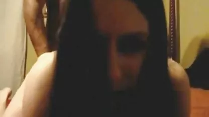 Sexy lesbiana masturbándose a través de porno en espanol latino medias de nylon