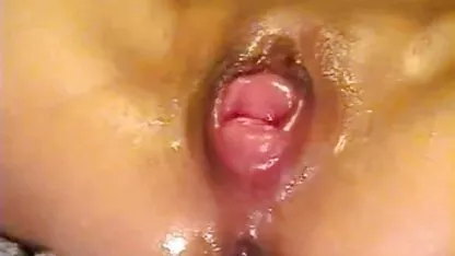 Catherine en medias blancas xxx español latino con una lánguida yacía en la cama