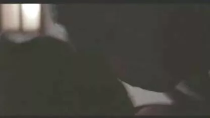 La videos porno traducidos al español vagina de los dedos acostados sobre el estómago