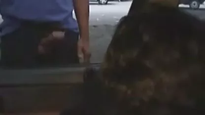 Drocher persiguiendo a ver pelis porno online una chica con un par de jeans y la eliminación de su culo