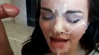 miel porno español cámaras ocultas de pecho plano se masturba en la ducha en una cámara oculta