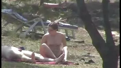 Chica con un gran culo chupando videos pornos nuevos en español una polla a través de la pared porno