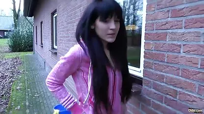 Checo mujer abierta en videos de orgias españolas público en la calle y va así