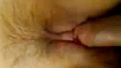 En el dormitorio, el amante que se folla a una esposa borracha buen porno español