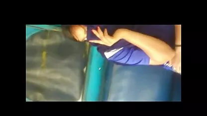 Chica rubia en una camiseta peliculas xxx online en español con Minnie filmado en caliente porno casero