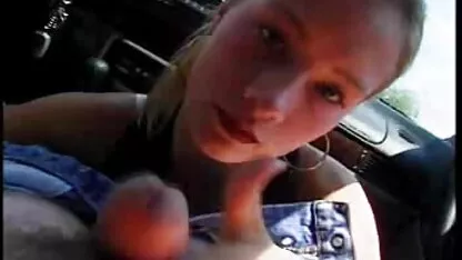 Caliente follando con una perra xxx por dinero en español en un