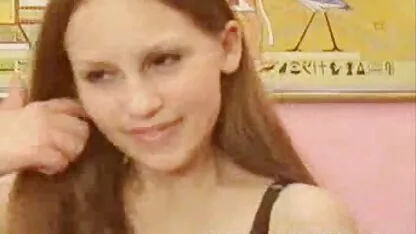 Una ver videos xxx en español mujer gorda fue escuchada y metida en los agujeros de sus piernas y brazos